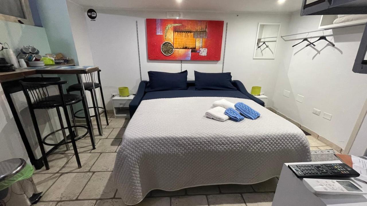 Loft 24 Panzió Brindisi Kültér fotó